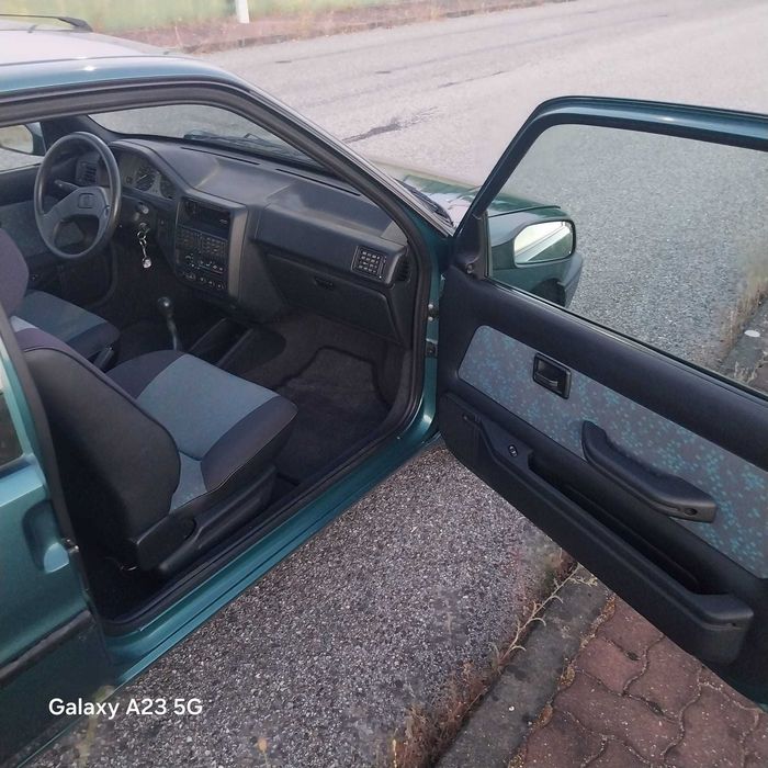 Peugeot 106 XR.