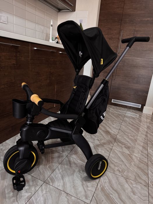 Складний триколісний велосипед Doona Liki Trike S5 (Nitro Black)