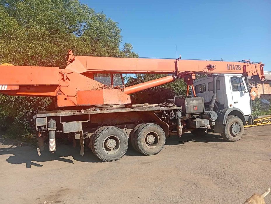 Автокран КТА-28 на базі МАЗ 630303