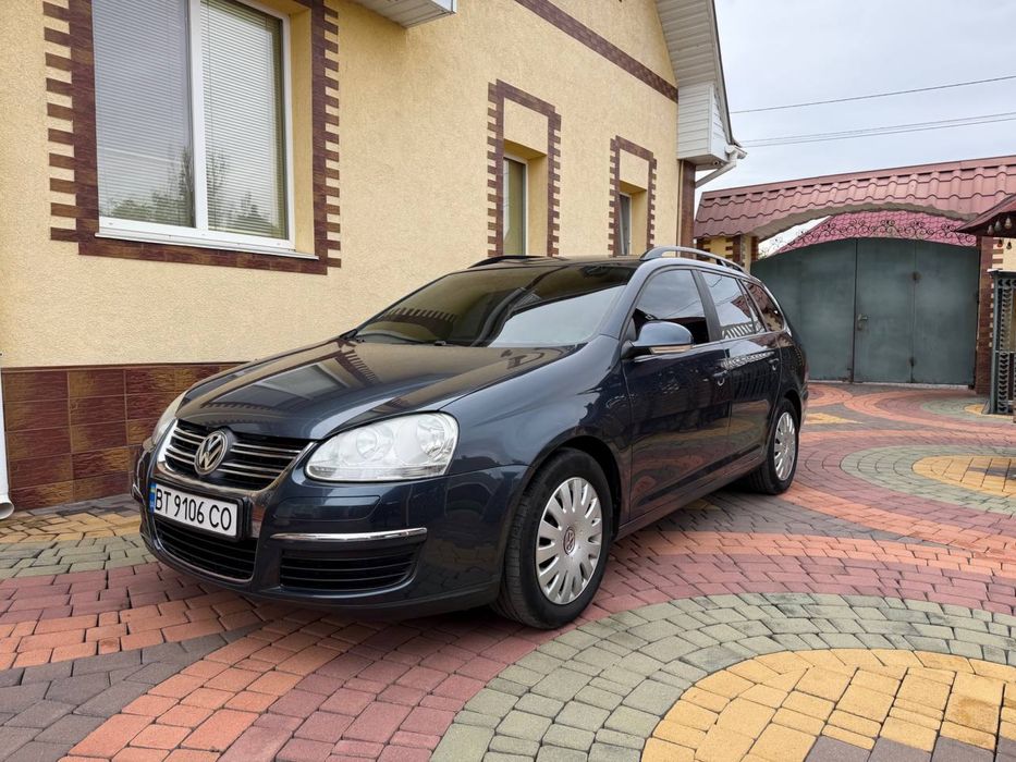 Продам Volkswagen Golf в хорошем состоянии !