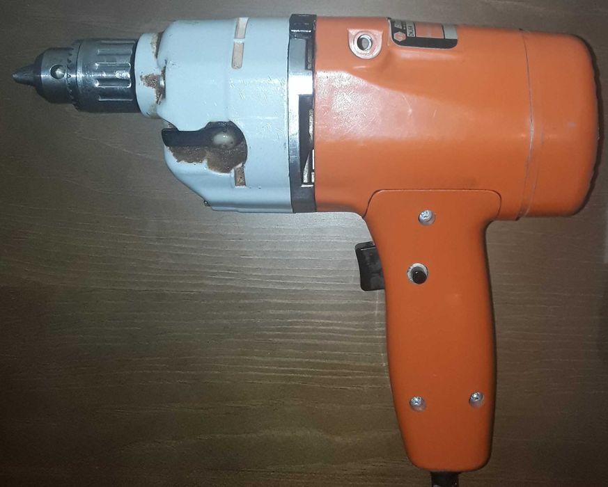 Berbequim Black & Decker + acessório lixadora orbital