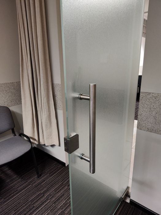 Drzwi szklane 208x82 cm oklejone