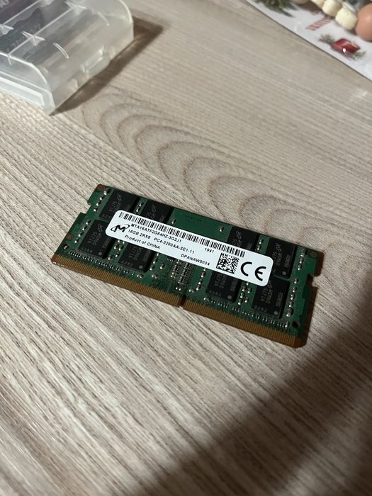 Оперативна памʼять Micron 16gb DDR4, MTA16ATF2G64HZ-3G2J1