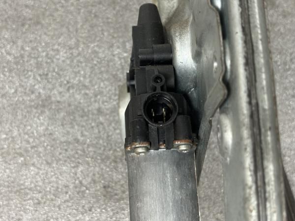 Elevador vidros frente esquerdo RENAULT Clio III (BR0/1, CR0/1)