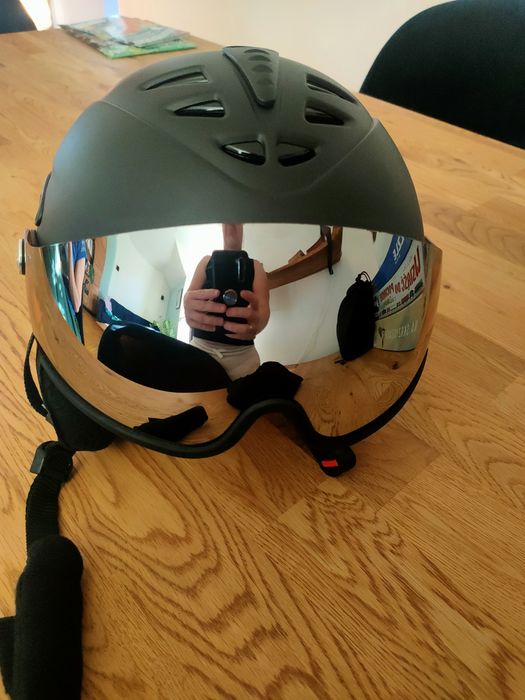 Kask narciarski Uvex hlmt 300 z szybką / visorem roz. 55-58 cm – Czarny Mat