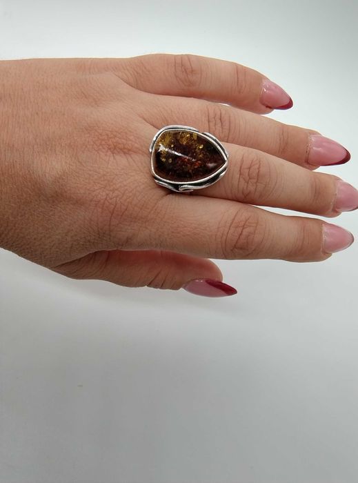 Pierścionek z bursztynem srebro