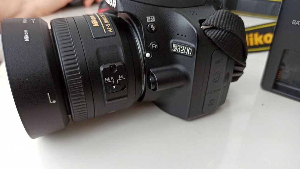 Фотоапарат Nikon D3200 + обʼєктив Nikkor 35mm f/1.8g