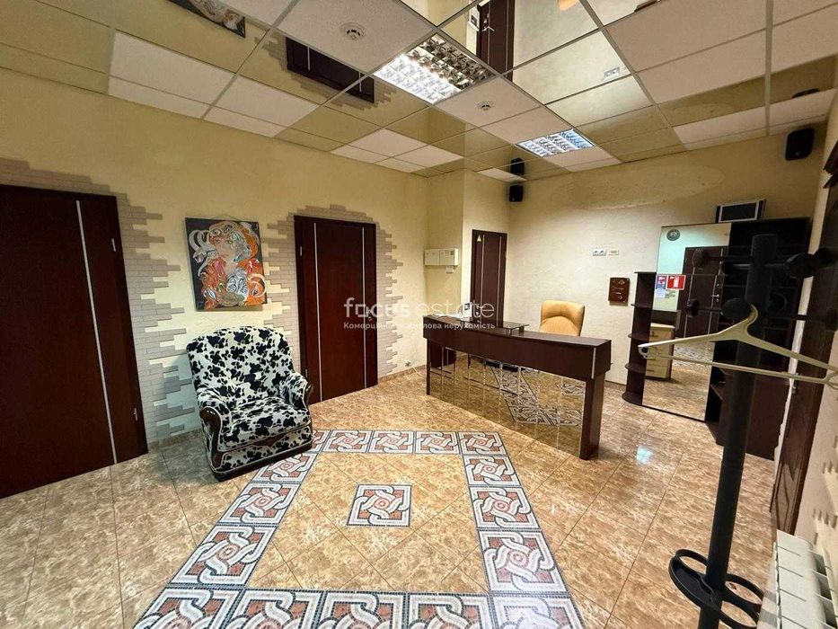 Без комісіЇ. 108м2. Оболонська Набережна, 15. Фасад. Парковка