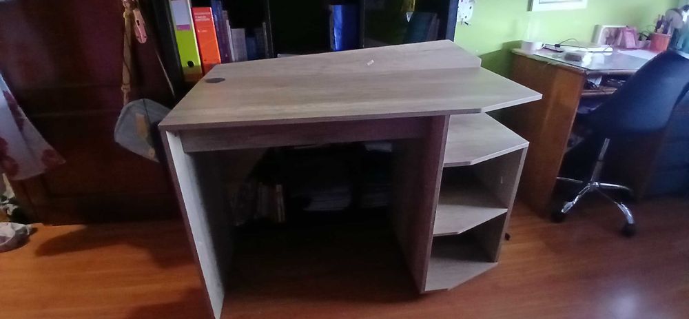Secretaria e cadeira