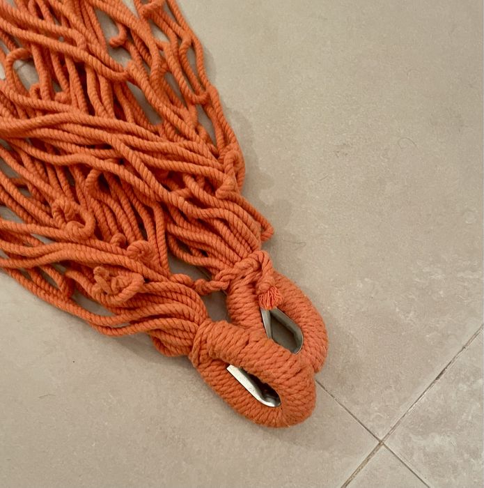 Cama Baloiço cores vibrantes