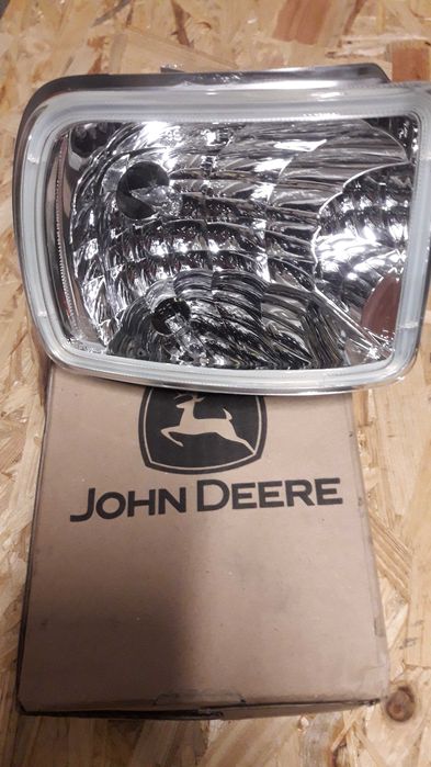 Lampa Przednia Boczna Prawa AL172568 OE John Deere