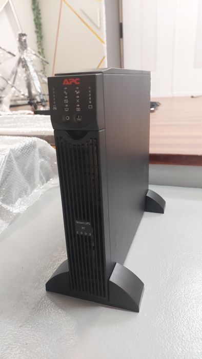 APC Smart-UPS RT 2000VA (SURT2000XLI)