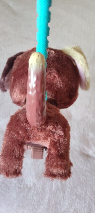 Cãozinho de passeio FurReal