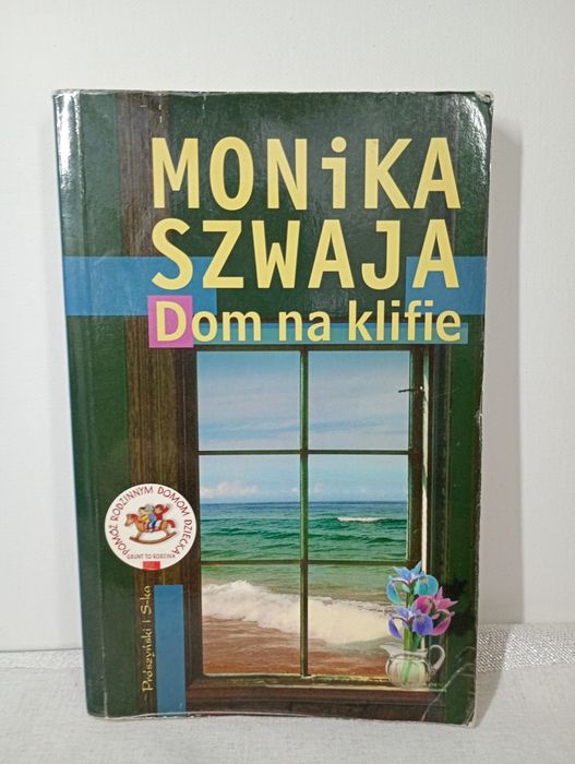 Dom na klifie. . Monika Szwaja