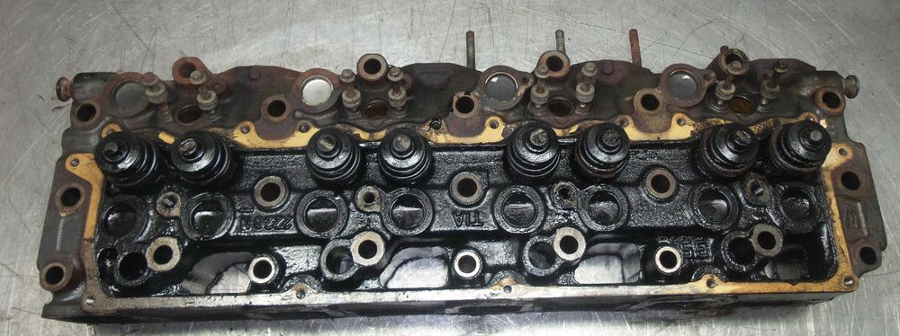 Głowica do silnika Mitsubishi 8DC9. Koparka gąsienicowa Kobelco