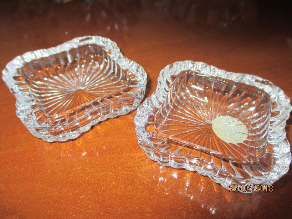 Guarda jóias e 2 cinzeiros meio-cristal