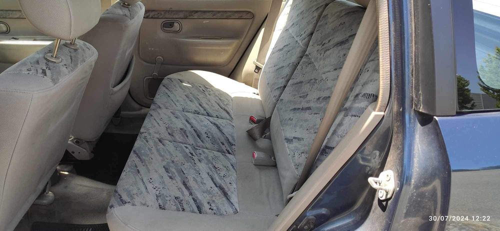 Mazda demio 1999