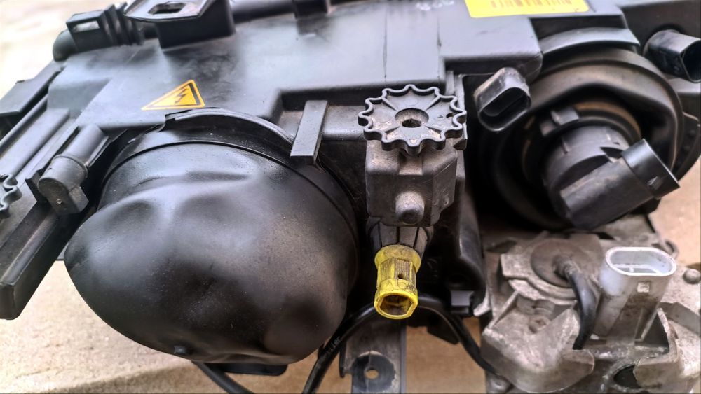 Conjunto Faróis xenon Originais bmw E46 fase 1 Versões Sedan ou tourin