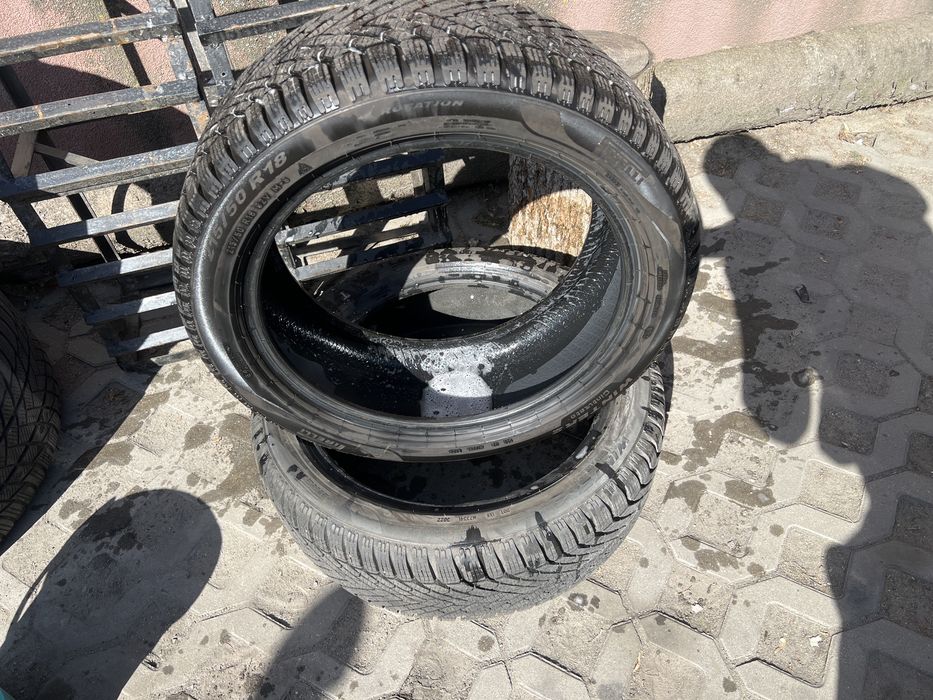 Opony 215/50R18.