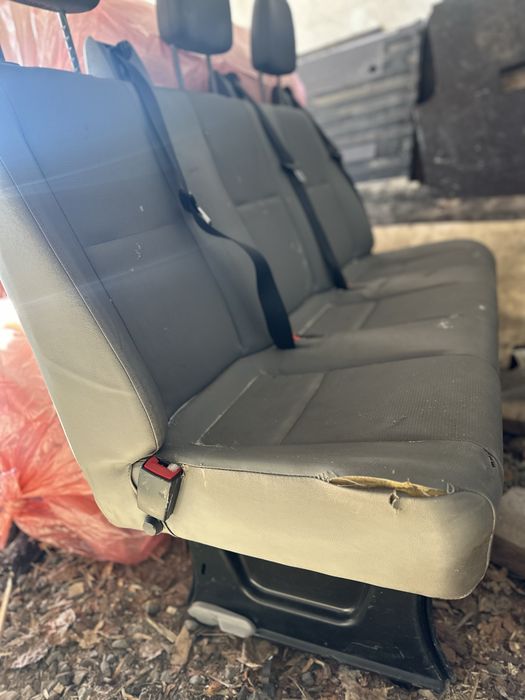 потрійне пасажирське сидіння з тумбою VW Crafter / Mercedes Sprinter