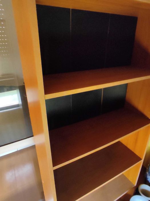 Estante madeira castanha