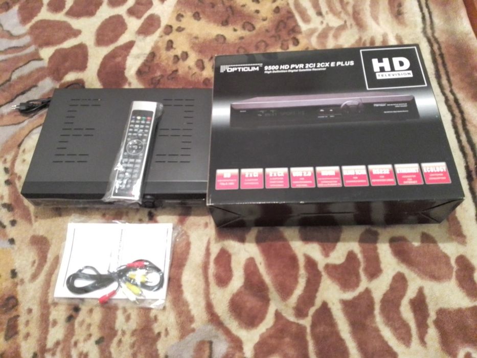 Спутниковый ресивер Opticum 9500HD новый