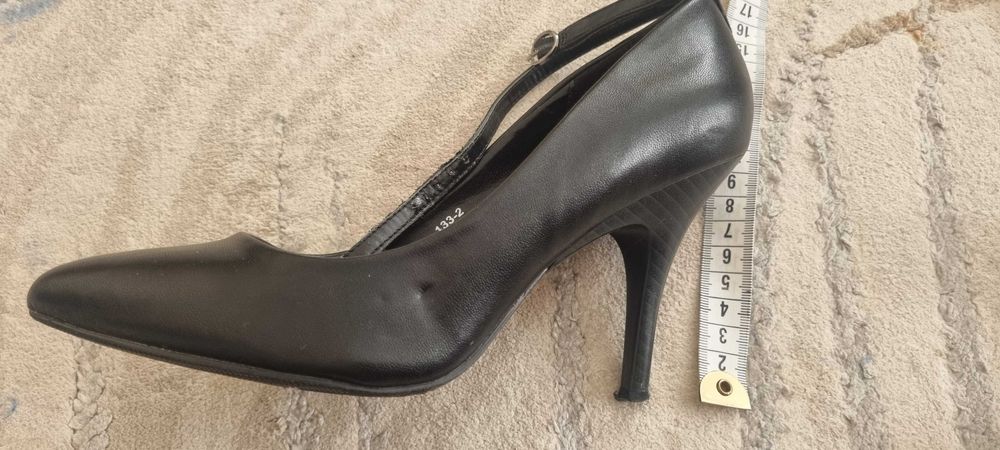 Szpilki czarne imitacja skóry