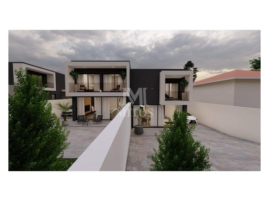 Plot of Land in Darque with Approved Project
