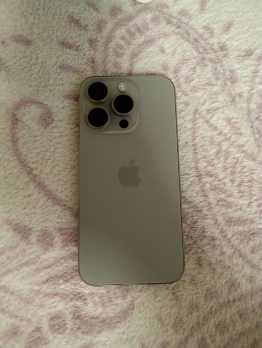 iPhone 15 Pro 128 GB + AirPods Pro 2 GEN