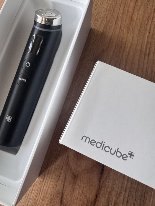 Medicube AGE-R Booster Pro - Dispositivo Facial 6-em-1 (K-Beauty)