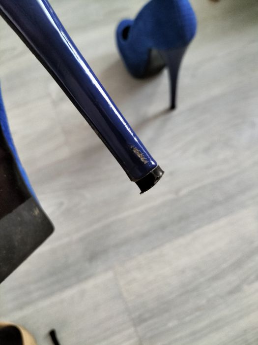 Szpilki Jennifer boski kolor