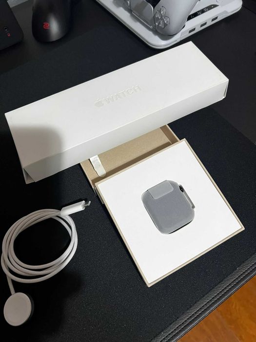 APPLE Watch Series 10 GPS+Cellular 46 mm Alumínio Preto Brilhante