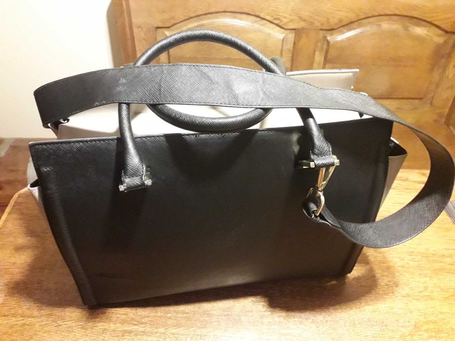 Elegancka czarna torebka  firmy H&M