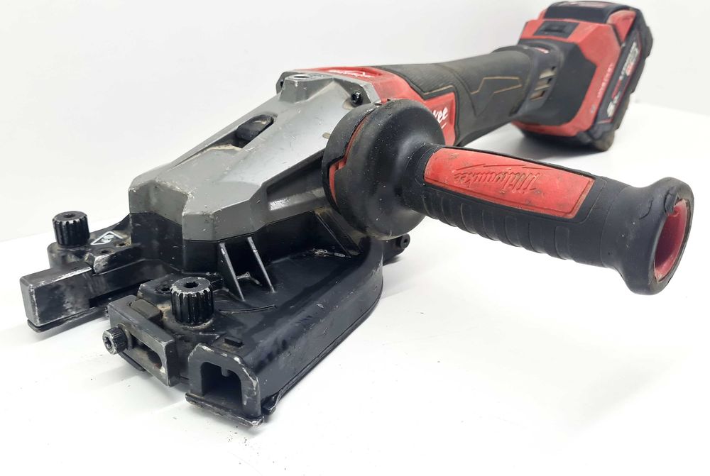 Przecinarka do prętów zbrojeniowych MILWAUKEE M18FRBCO32