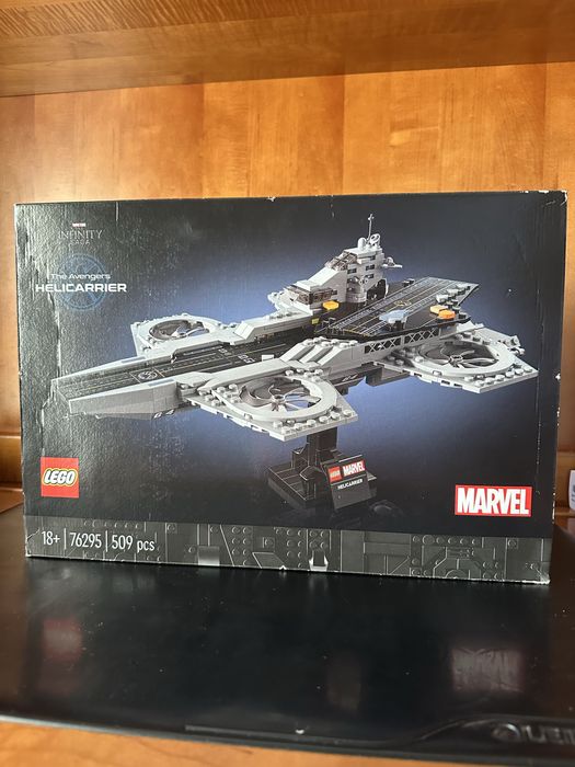 Lego Helicarrier 76295