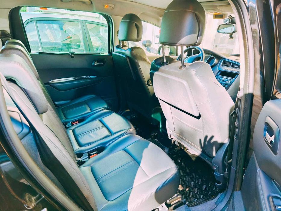 Peugeot 5008 1.6 e-HDi 7L SE Style