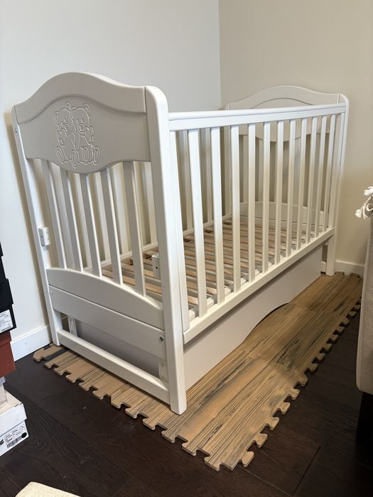 Дитяче ліжечко з маятником+матрац