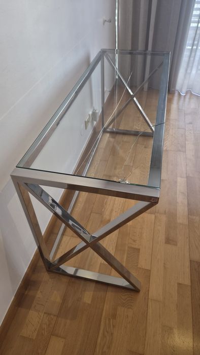 Consola / mesa de apoio  com design moderno