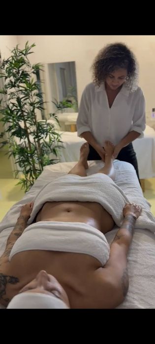 MASSAGEM relaxante c/Pedras quentes