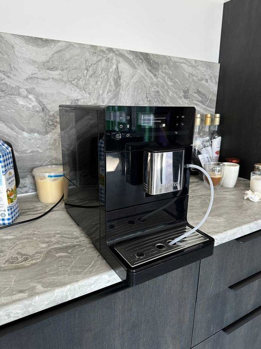 Кавомашина преміум класу Miele CM 5310 в гарному стані м. Шулявська