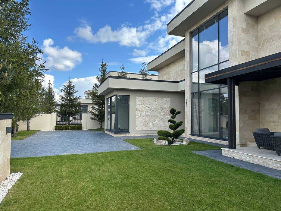 Продаж елітного, сучасного будинку у КМ RIVIERA в с. Сокільники