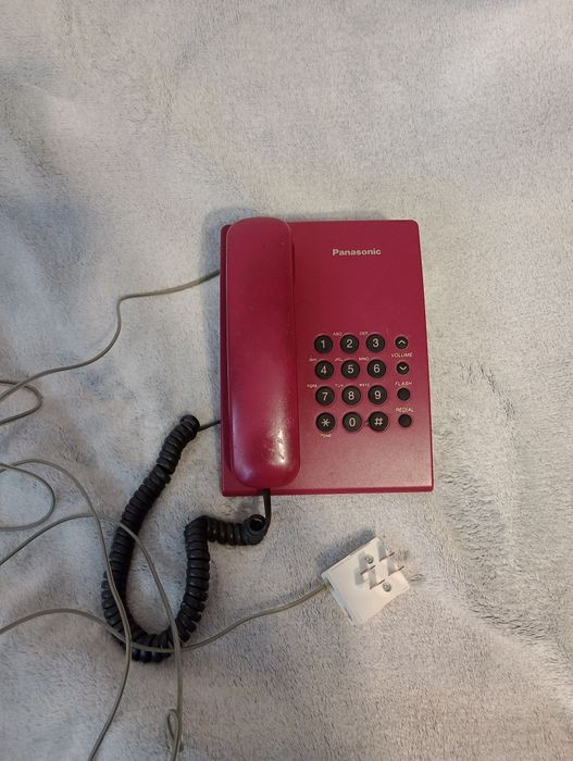 Телефон "PANASONIC".