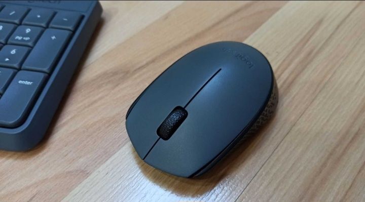 Bezprzewodowa klawiatura + myszka Logitech