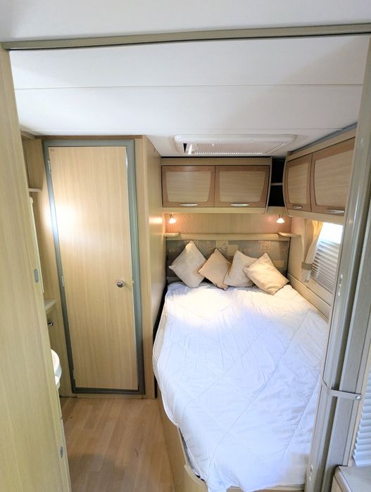 Caravana /quarto c/ cama sempre feita/ impecável/ levo ao local