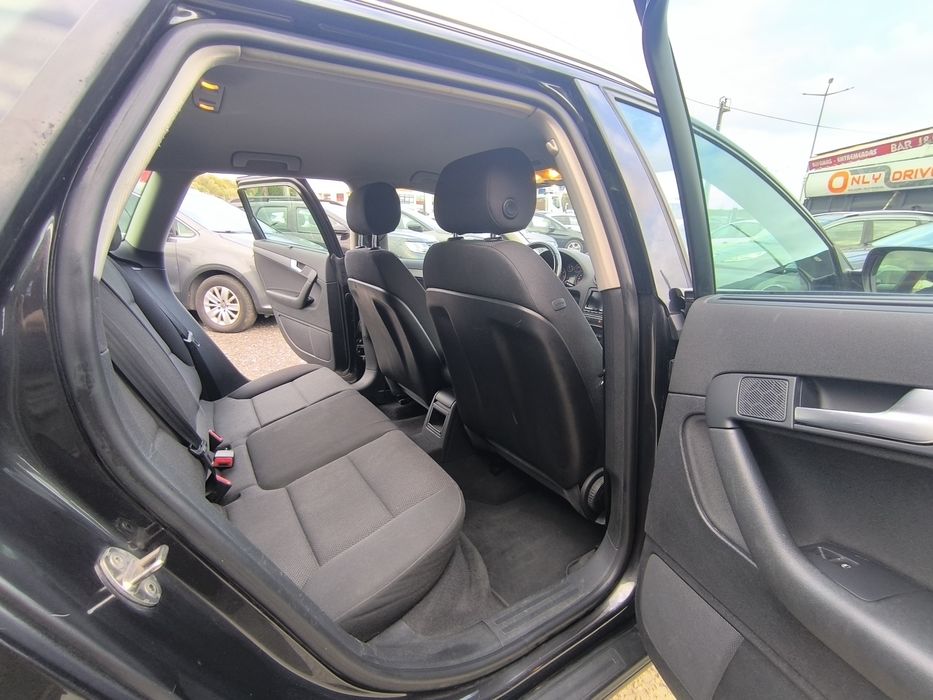 Audi A3 Sportback 1.6TDI Attraction Business Line cx Aut S-Tronic - 12