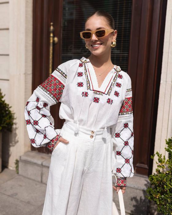 Жіноча вишиванка