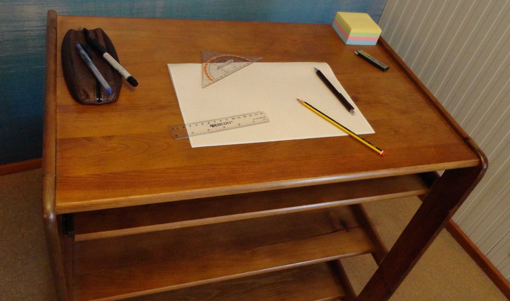 Secretária para PC / Computador / Mesa de quarto / Móvel em pinho sala