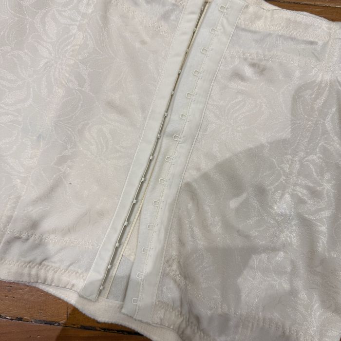 молочный корсет