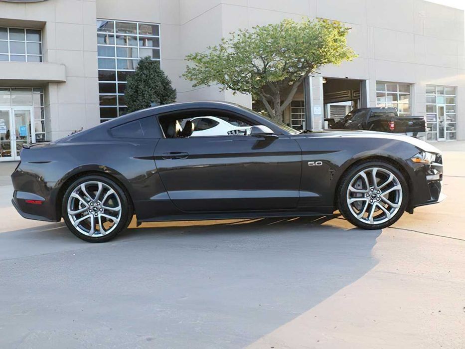 Ford Mustang GT Premium      2023
