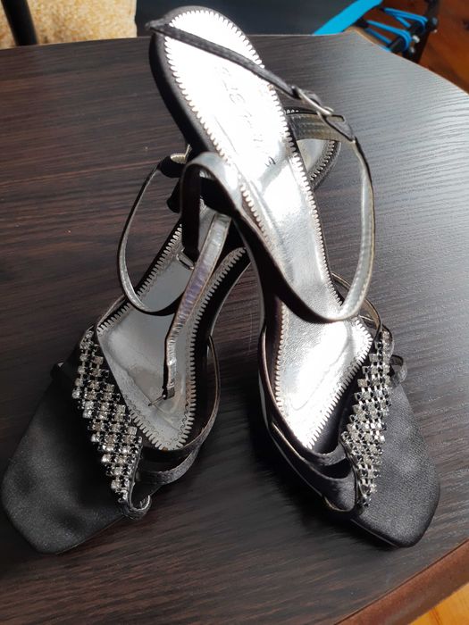 Sandałki, niska szpilka, rozmiar 39